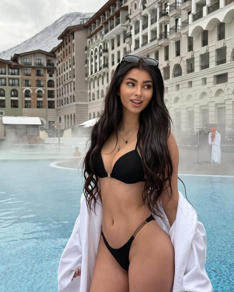Dinner Date Escort Karachi