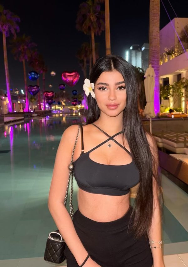 Dinner Date Beautiful girl